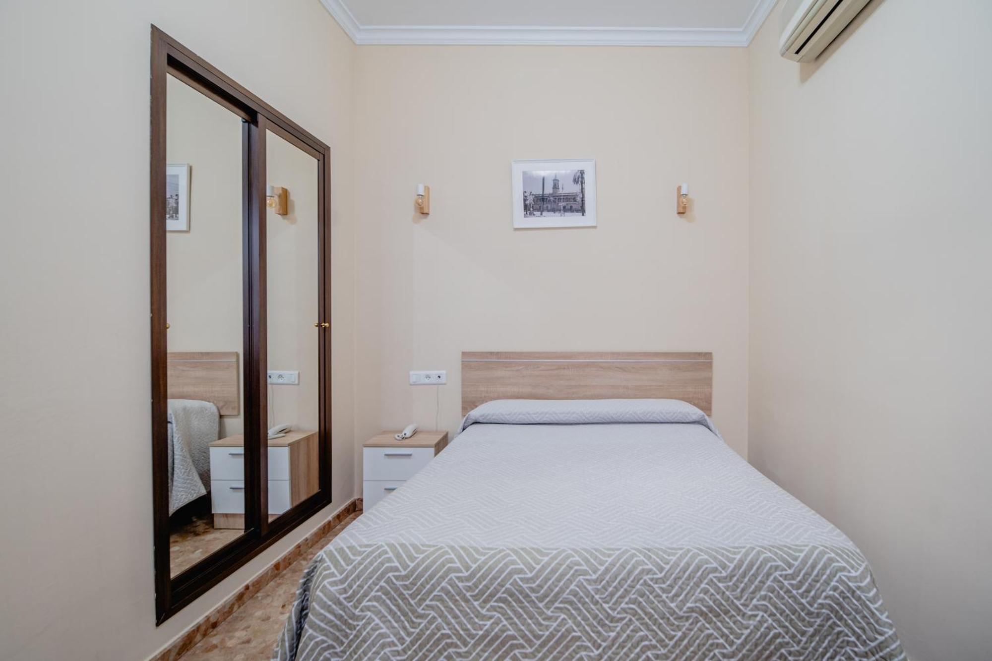 Hotel Chamizo El Arahal Extérieur photo